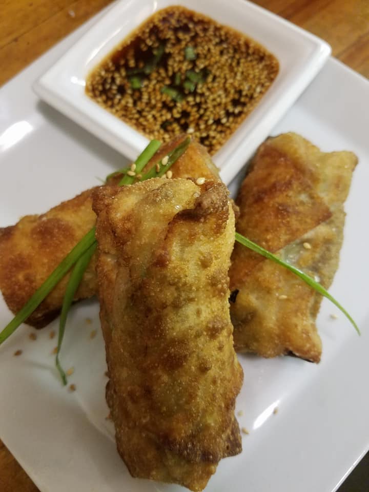 Shrimp Egg Rolls with Dipping Sauce